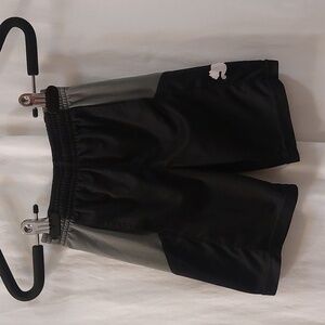 Puma Cat boys training shots. With pockets. Black and gray. Size 4